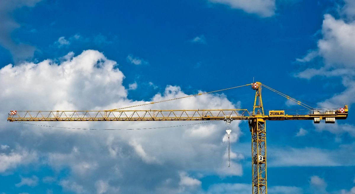 Kran auf einer Baustelle